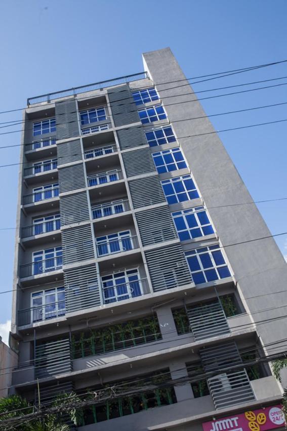 Melbourne Suites Makati City Exterior foto