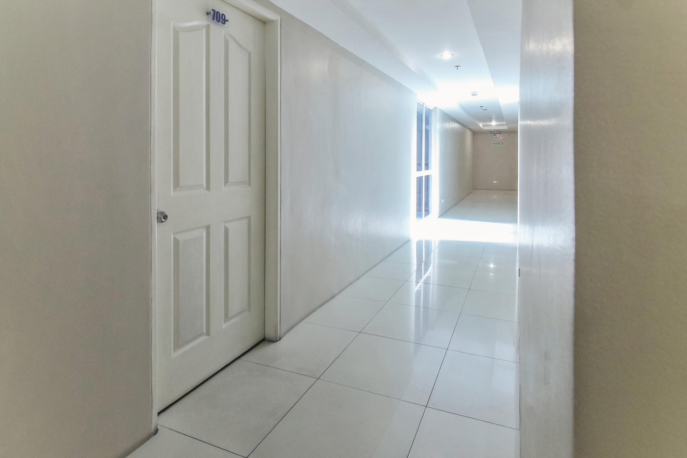 Melbourne Suites Makati City Exterior foto